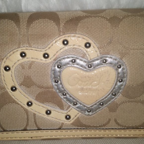 Vintage Coach signature heart wallet - Picture 2 of 8